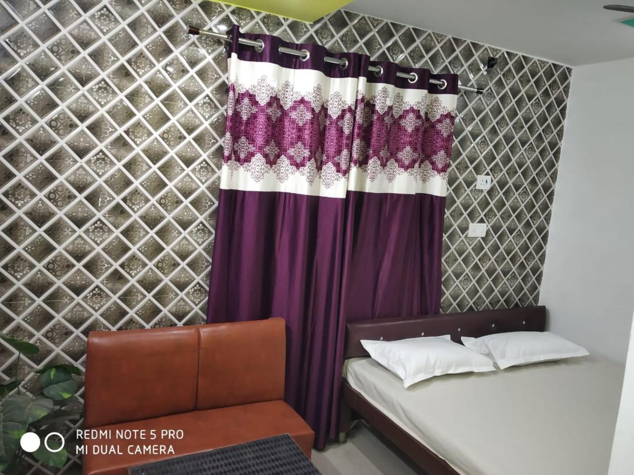 New Hotel Yatri Niwas Varanasi Dış mekan fotoğraf